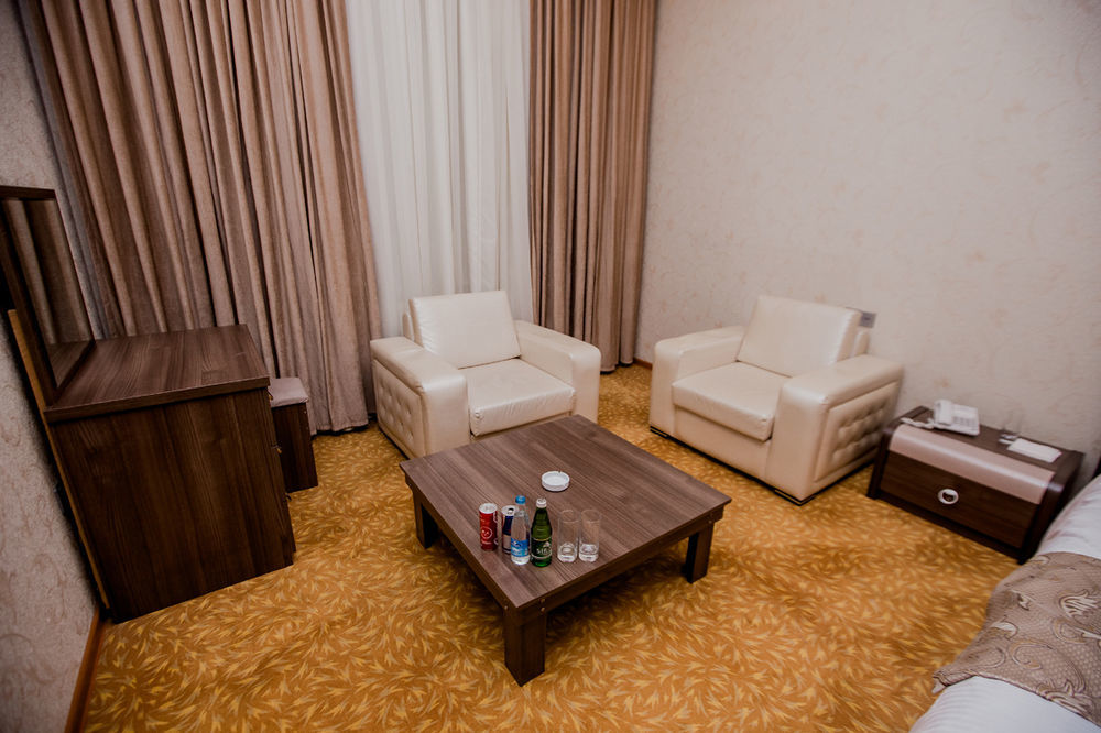 Astola Hotel Baku Bagian luar foto