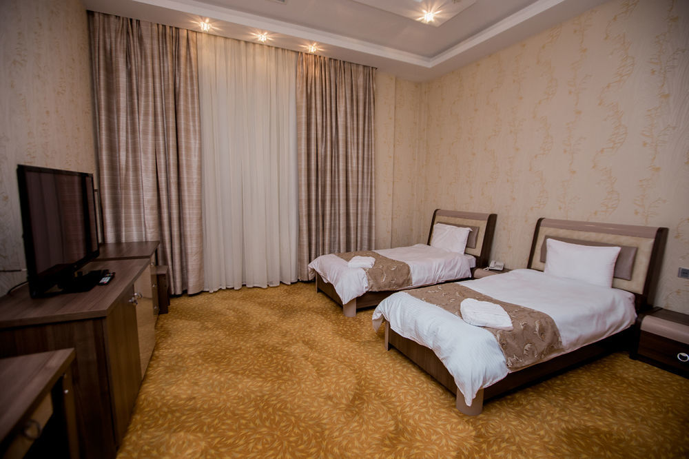 Astola Hotel Baku Bagian luar foto