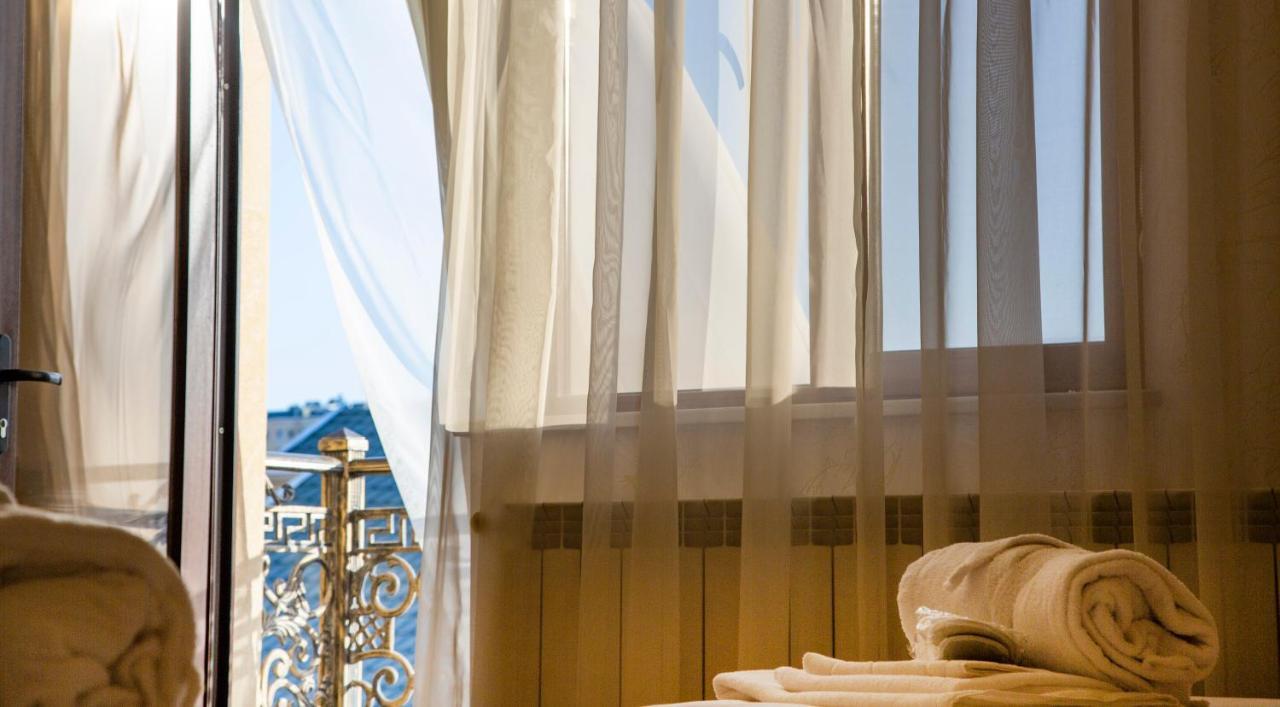 Astola Hotel Baku Bagian luar foto