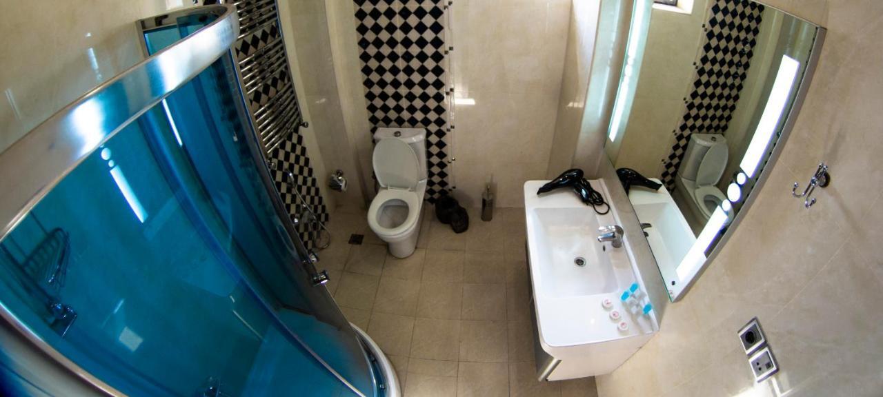 Astola Hotel Baku Bagian luar foto