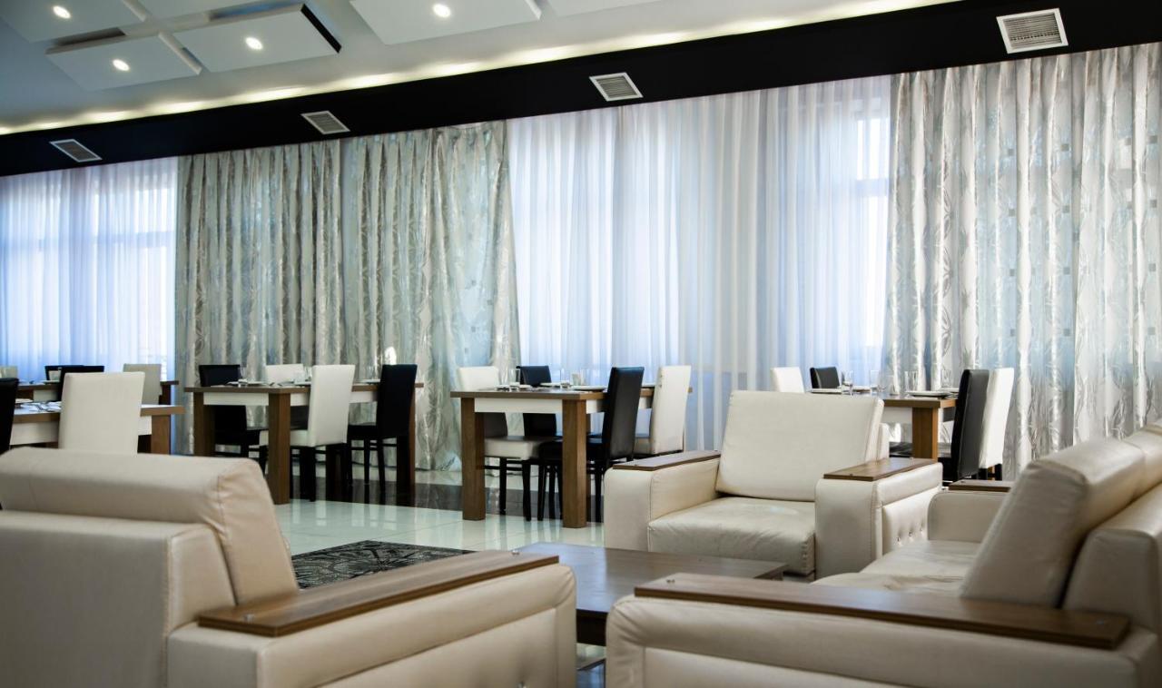 Astola Hotel Baku Bagian luar foto